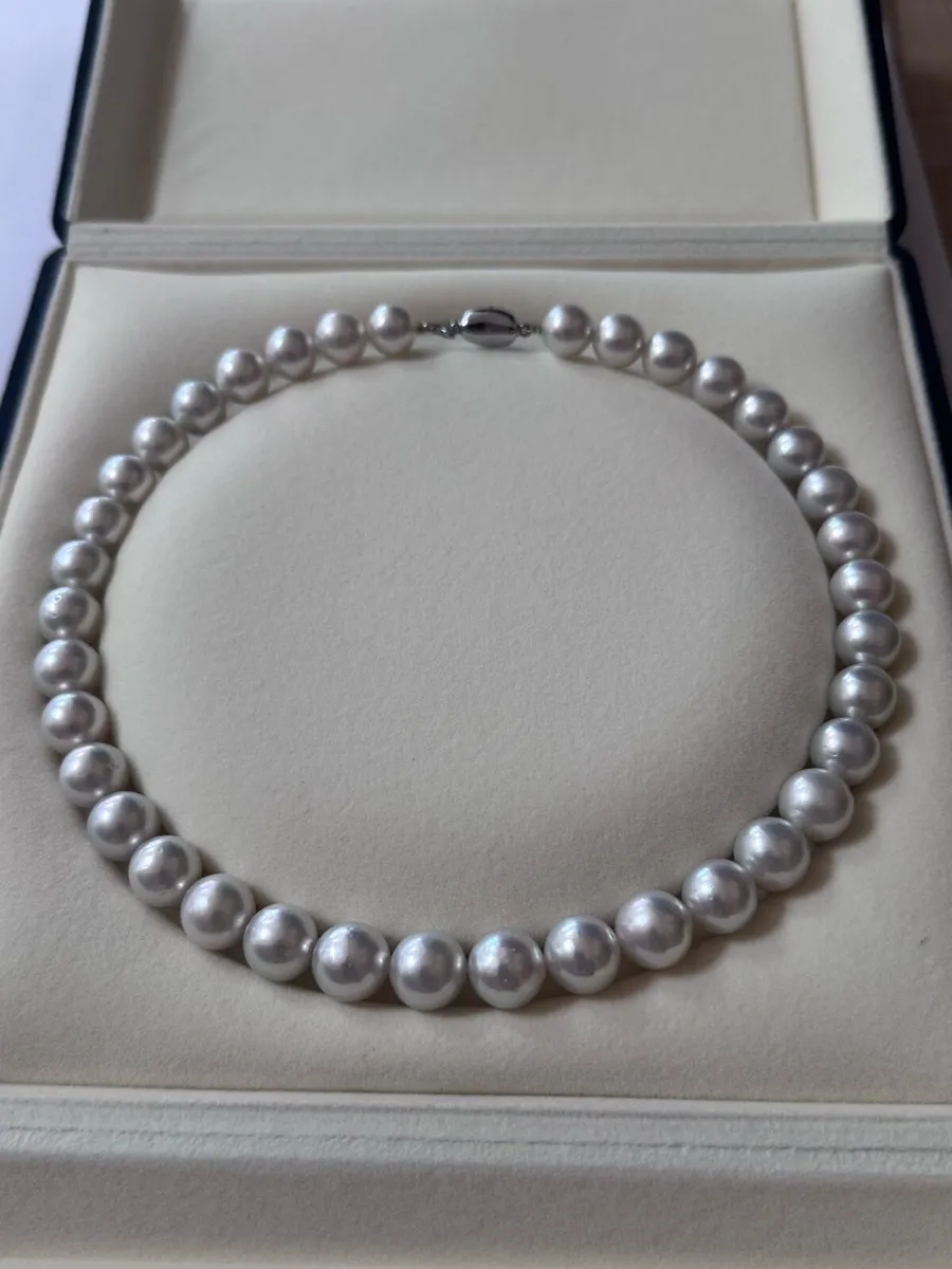 High quality Southsea pearl white &gold necklaces - Image 3