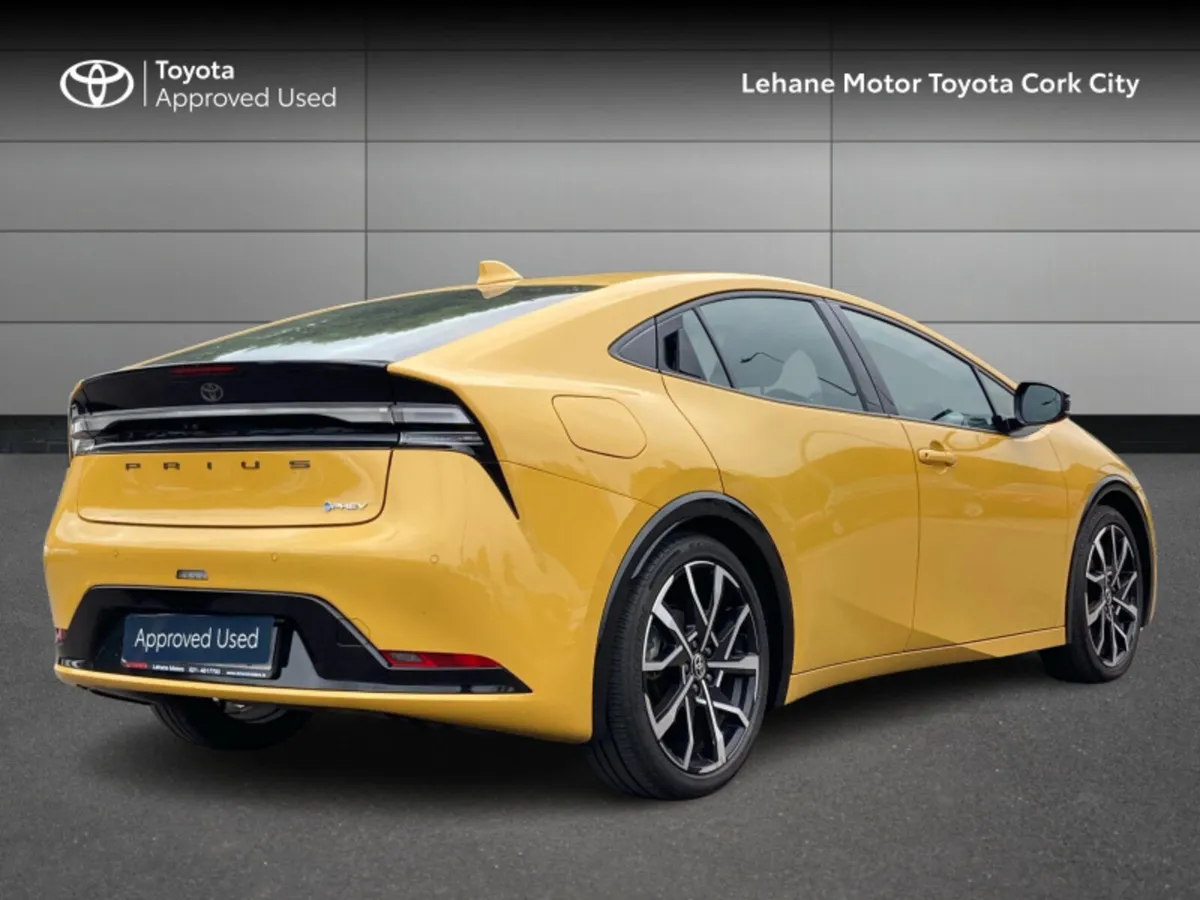 Toyota Prius PRIUS PLUG-IN HYBRID - Image 2