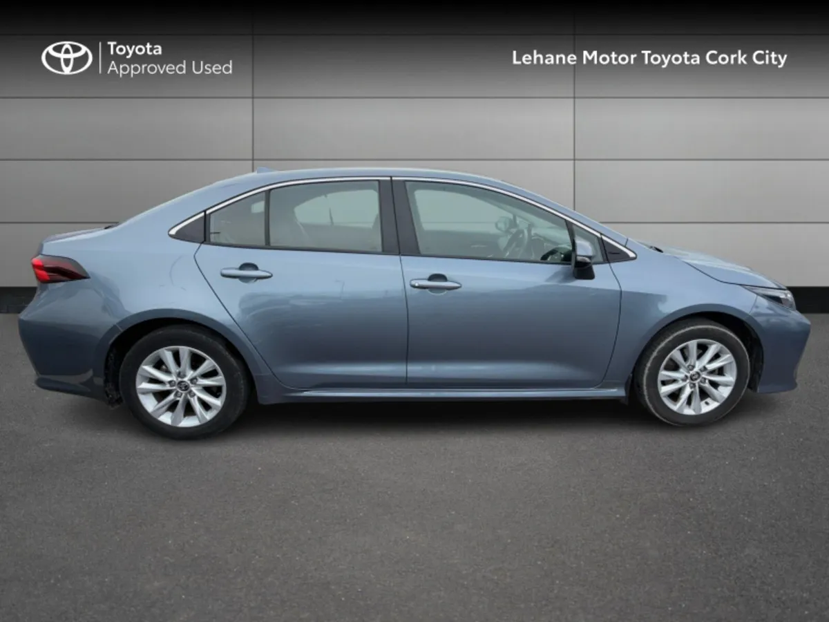 Toyota Corolla HYBRID LUNA SALOON - Image 3