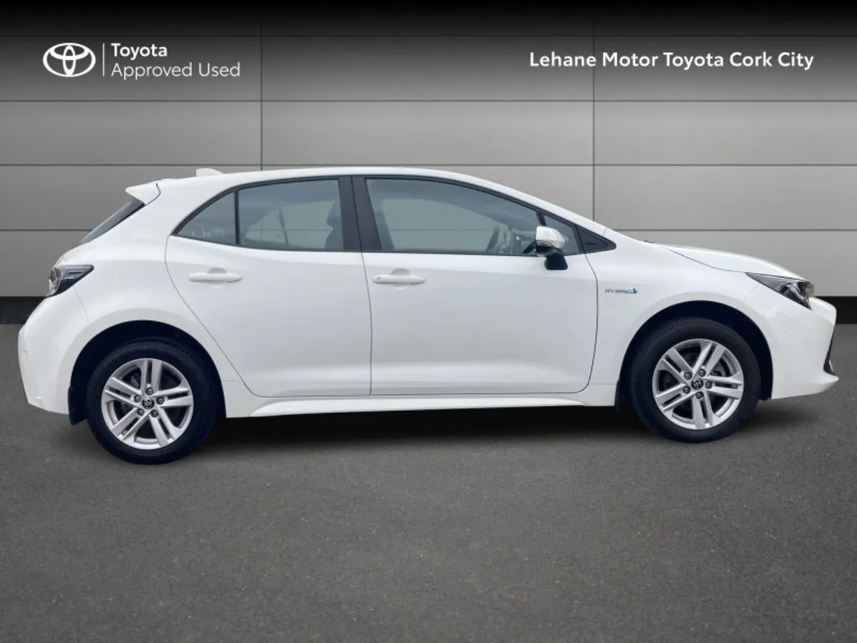 Toyota Corolla HYBRID LUNA H/B 4DR AUTO - Image 3