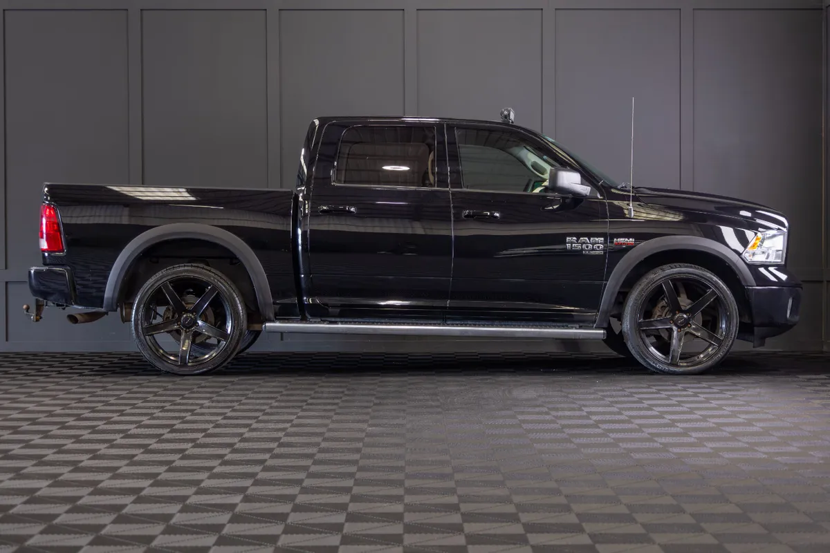 2022 Dodge Ram 1500 LHD 5 Seat N1 Crewcab - Image 2