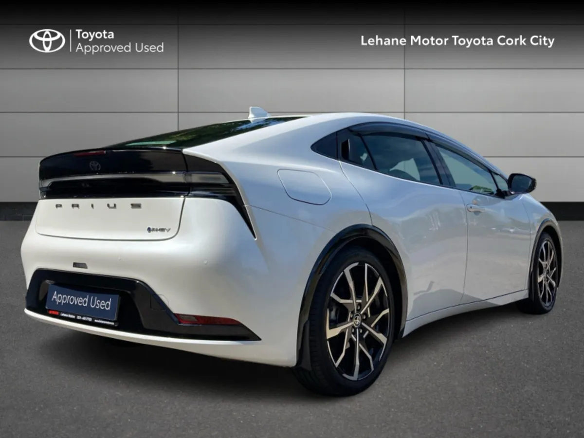 Toyota Prius 2.0 - Image 2