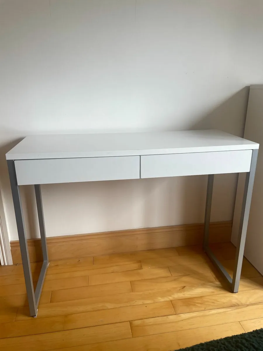 Vanity Table - Image 1