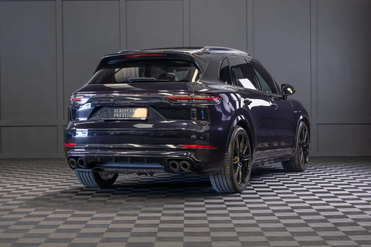 212 Porsche Cayenne V6 E-Hybrid - Image 3