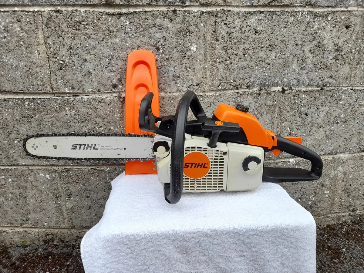 Selling Chainsaw - Image 1