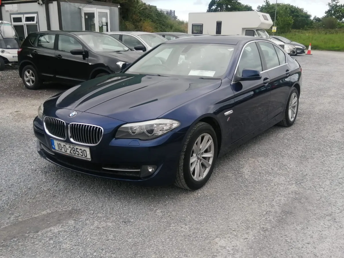 BMW 5-Series 2010 - Image 2