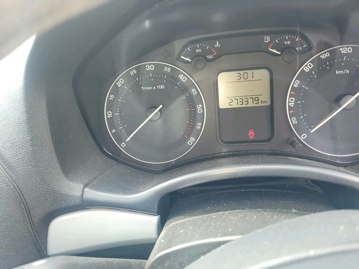 08 Skoda Octavia - Image 4