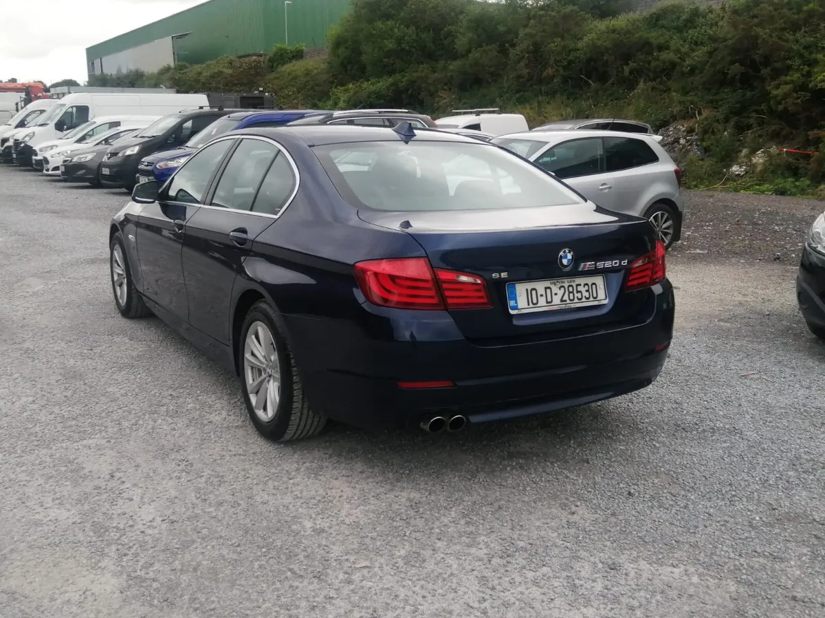 BMW 5-Series 2010 - Image 4