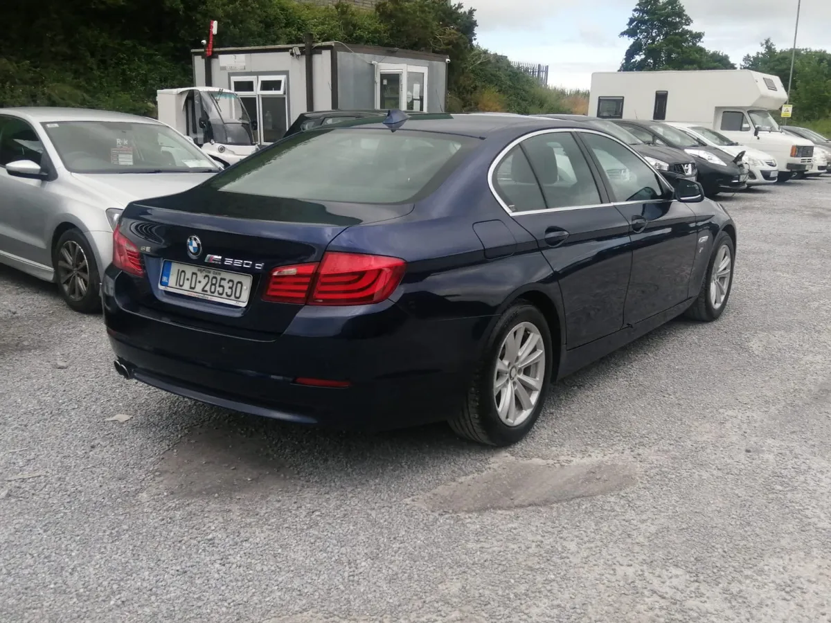 BMW 5-Series 2010 - Image 3