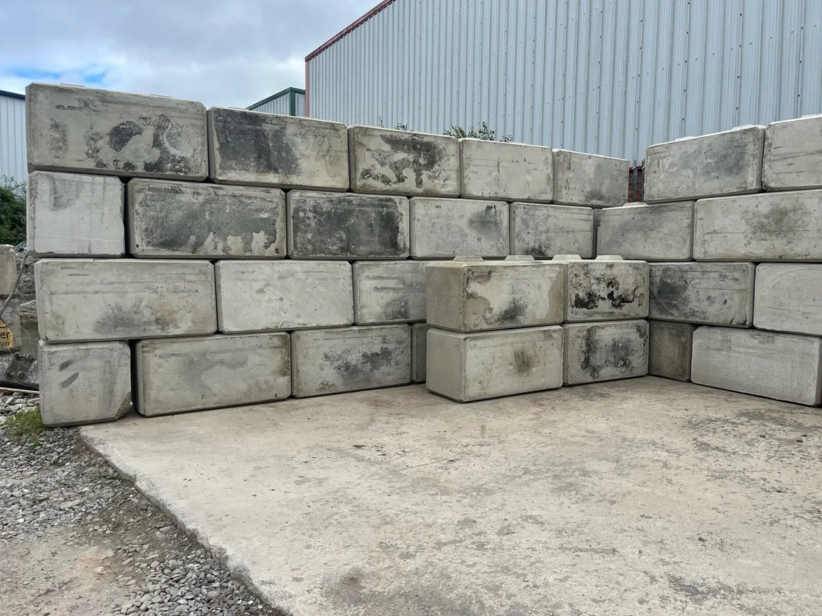 Concrete Lego Blocks - Image 2