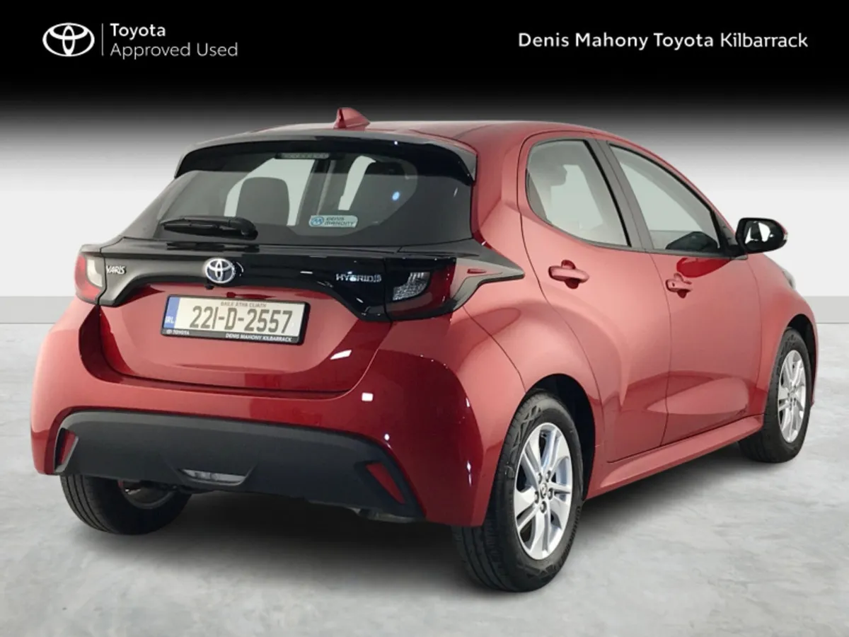 Toyota Yaris HYBRID LUNA - Image 2