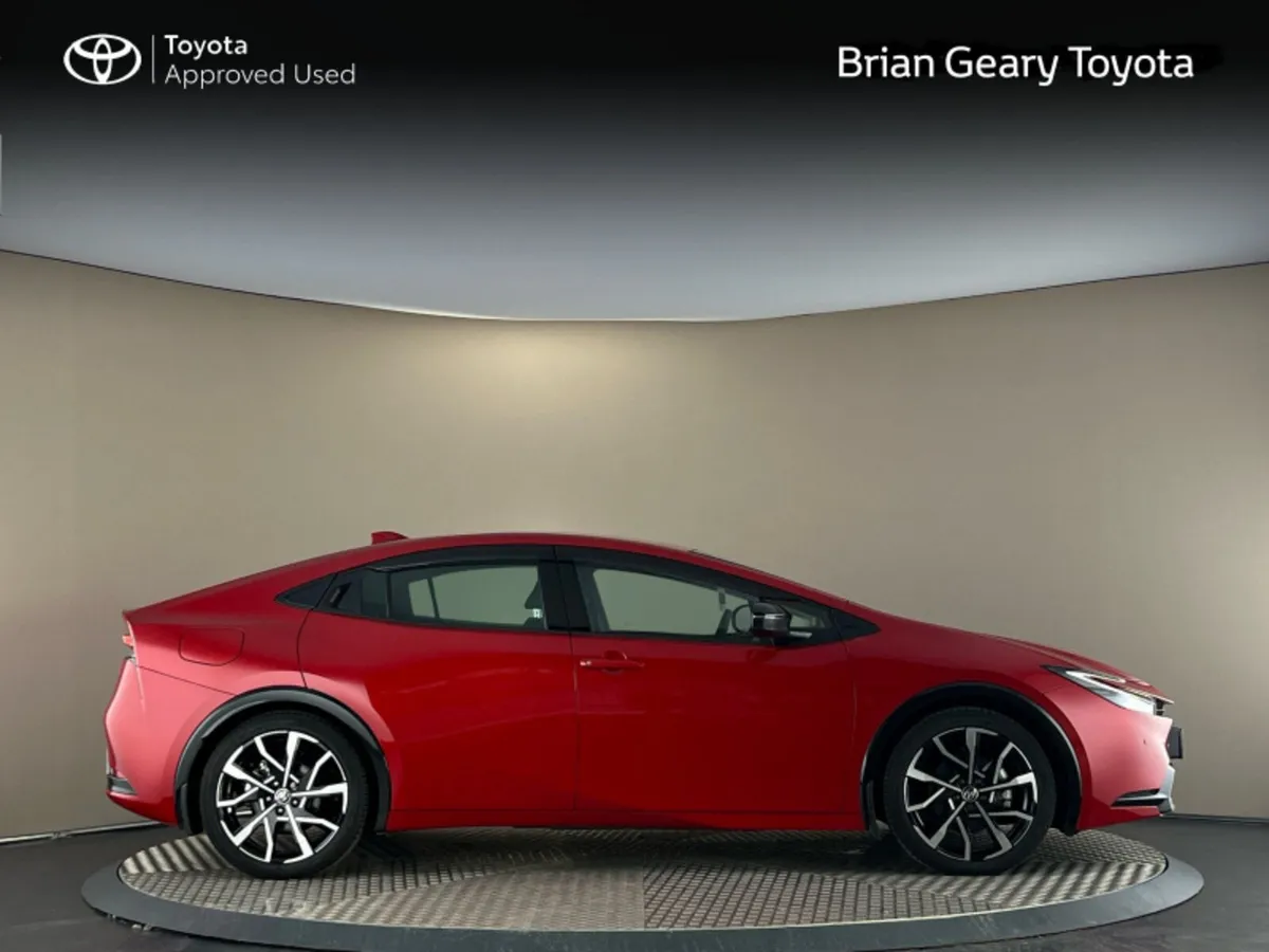 Toyota Prius PHEV - Image 3