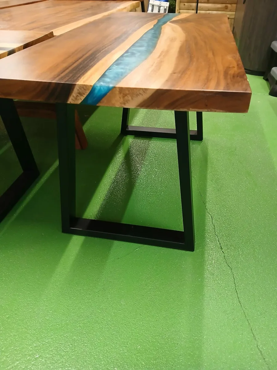 Dining table - Image 2