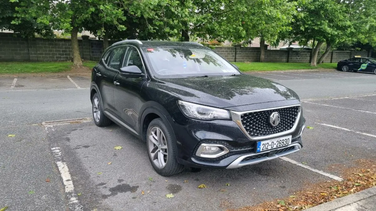 MG HS - Image 1