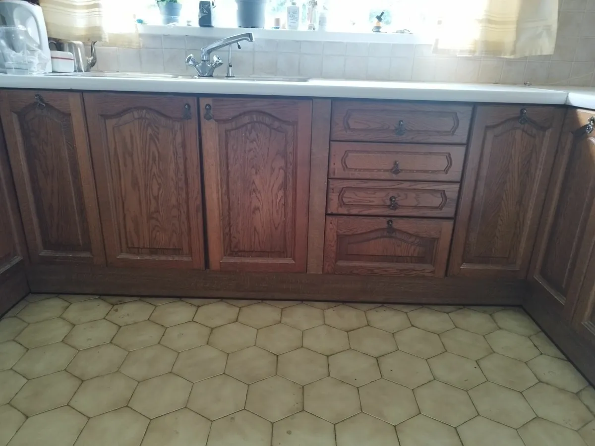 Kitchen  and appliances - Image 3