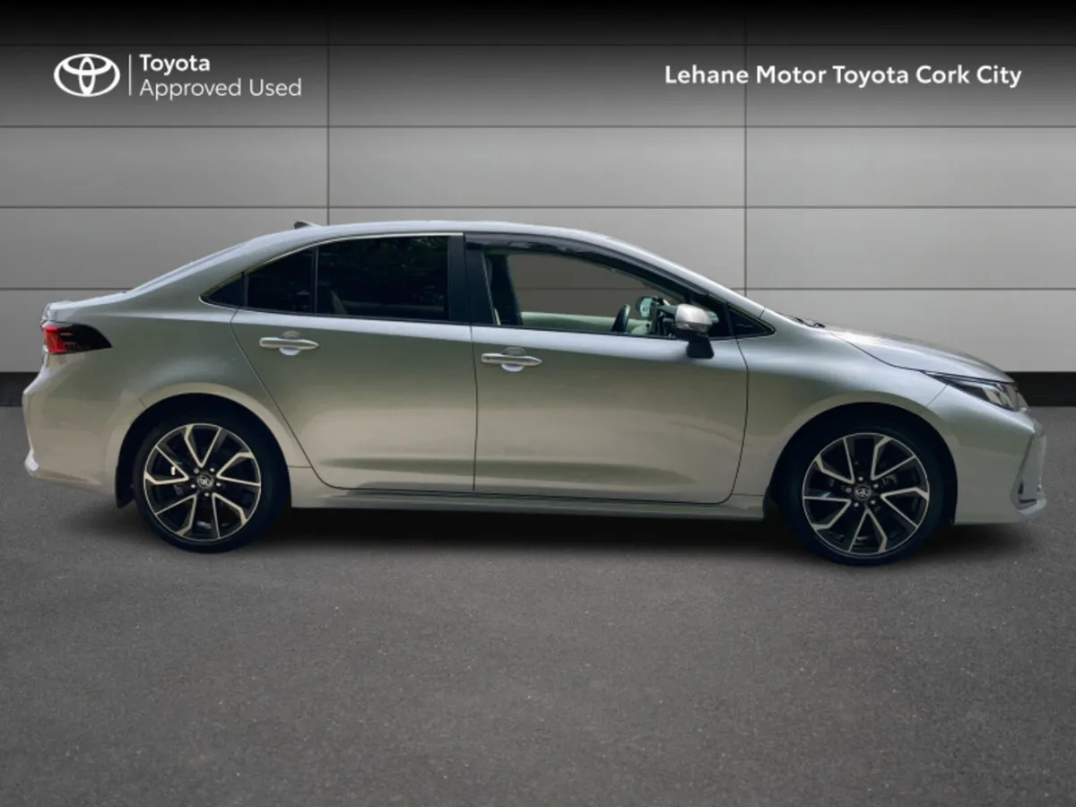 Toyota Corolla SOL SALOON 4DR AUTO HYBRID - Image 3