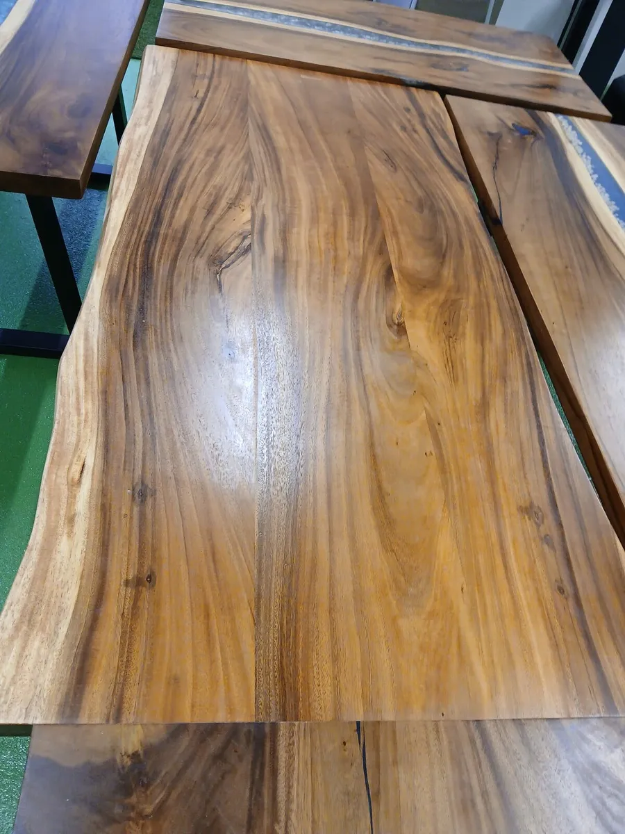 Dining table - Image 1