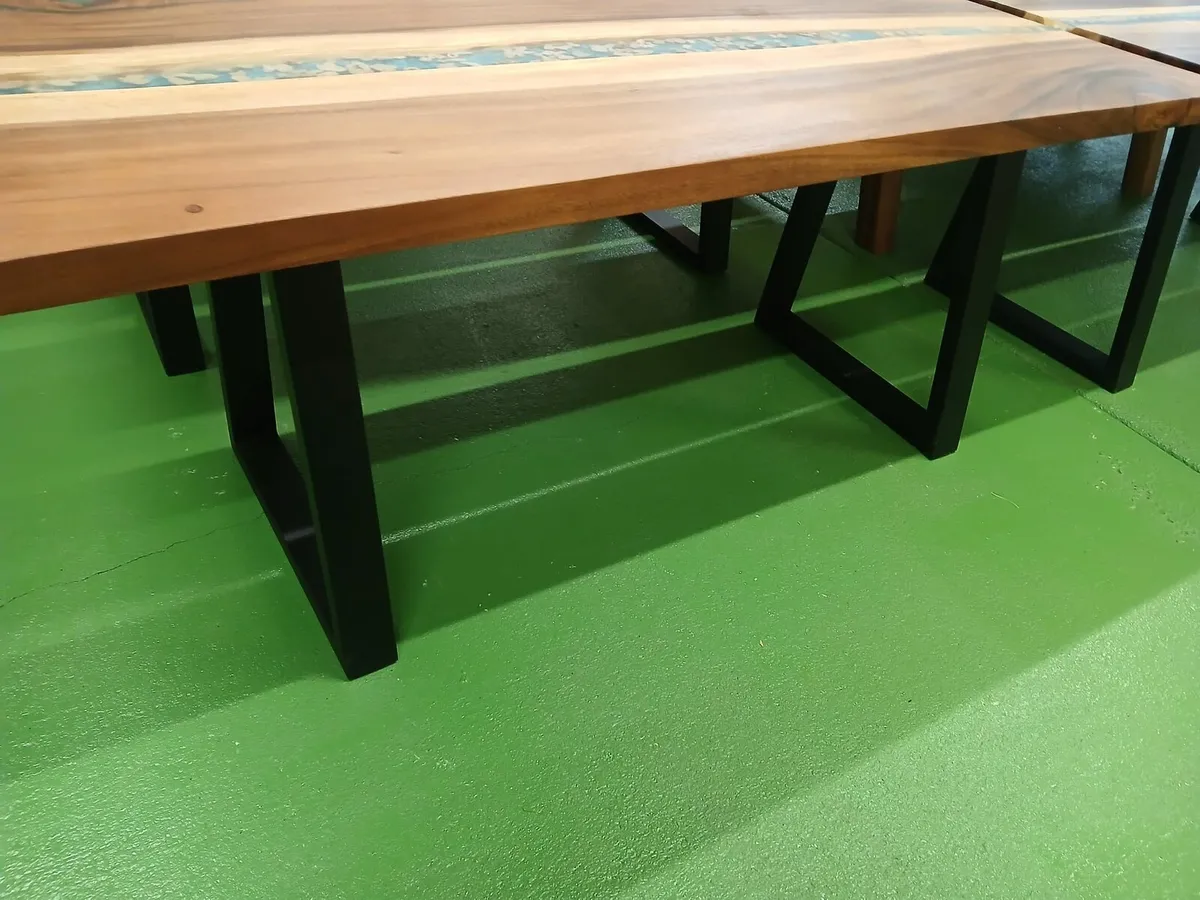Dining table - Image 2