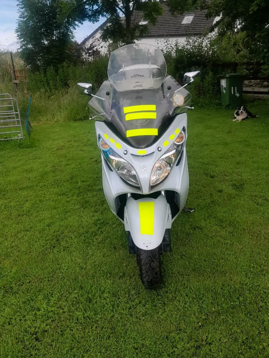 Suzuki Burgman.  400 cc. - Image 1