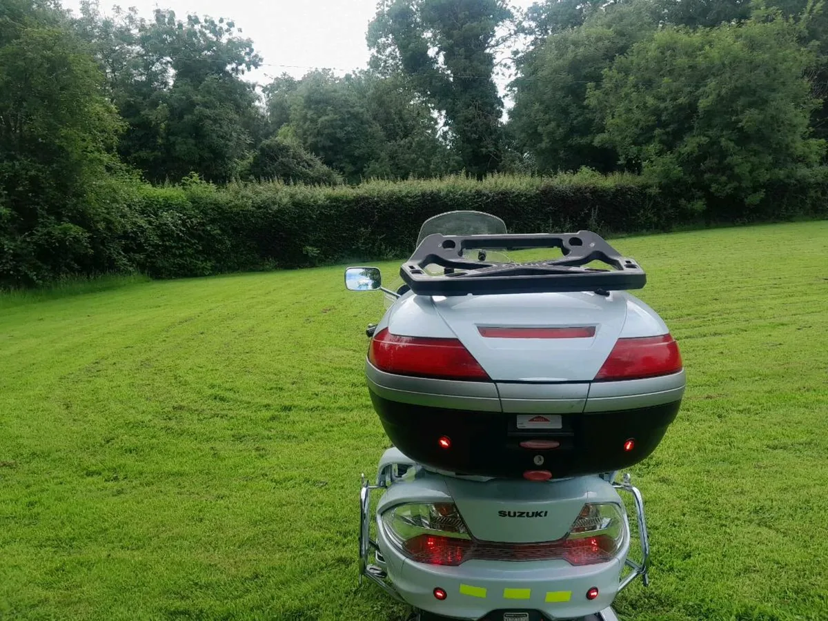 Suzuki Burgman.  400 cc. - Image 4