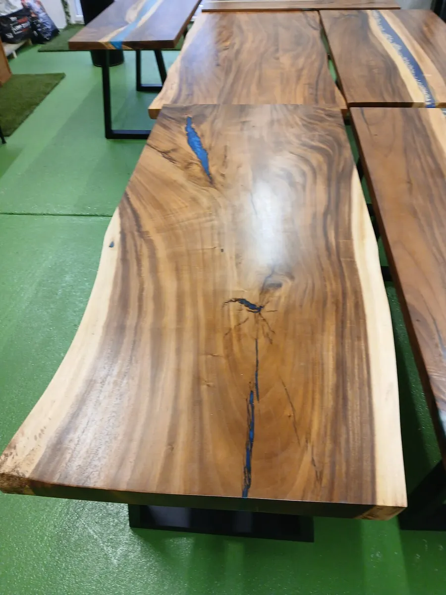 Dining table - Image 1