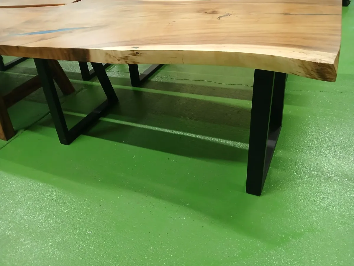 Dining table - Image 2