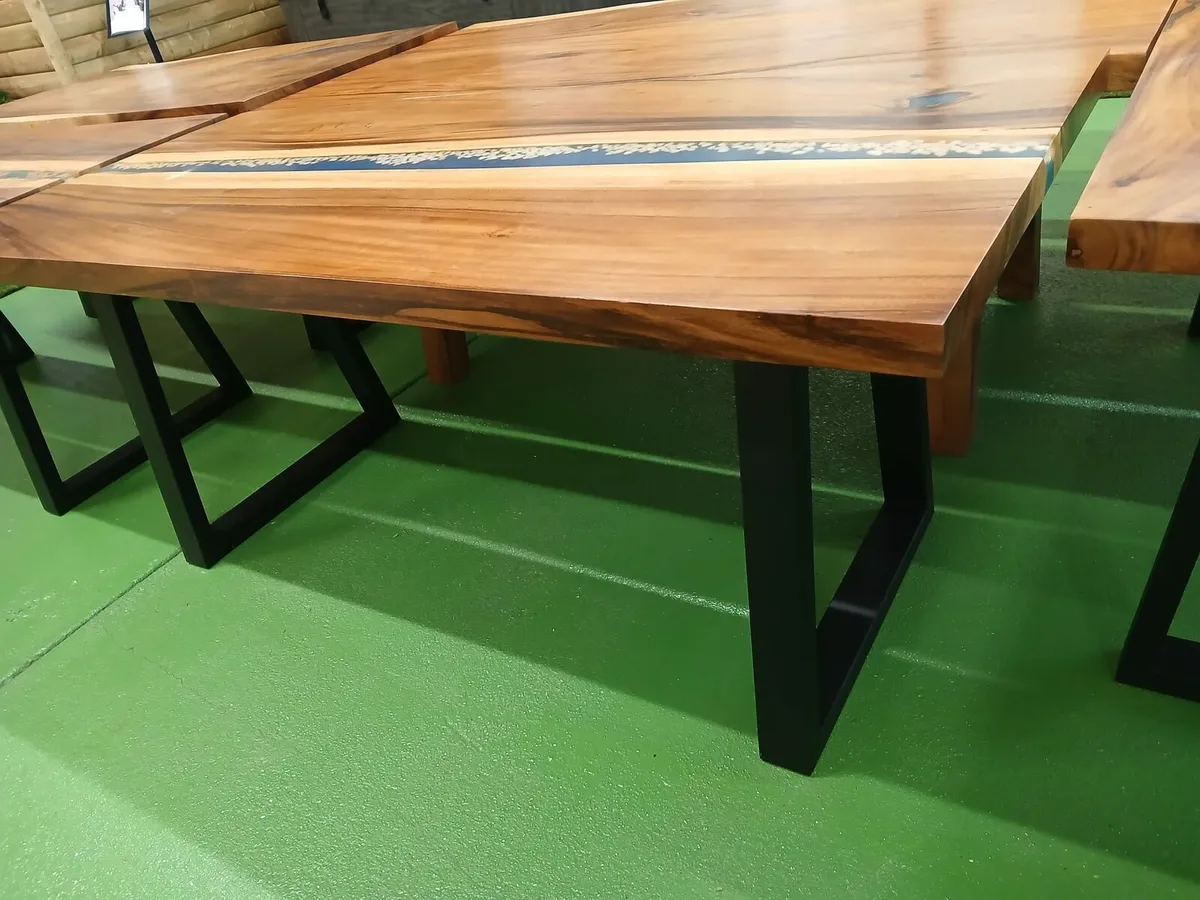 Dining table - Image 2