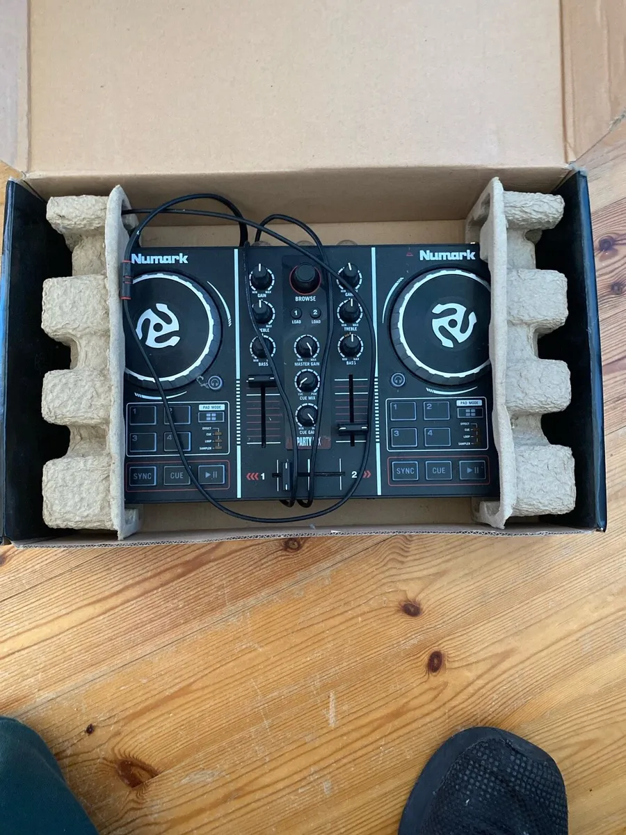 Numark Part mix dj decks - Image 2