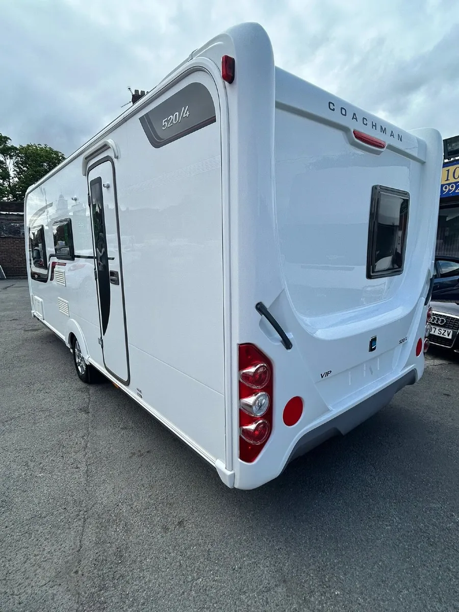 2015  Coachman VIP 520/4  | 4 Berth Side Dinette - Image 4