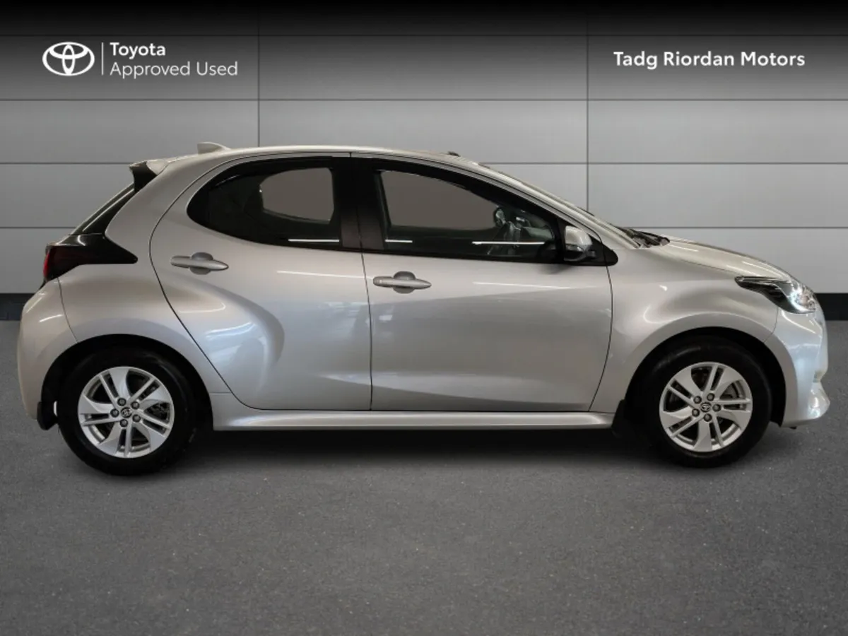 Toyota Yaris HYBRID LUNA 4DR AUTO - Image 3