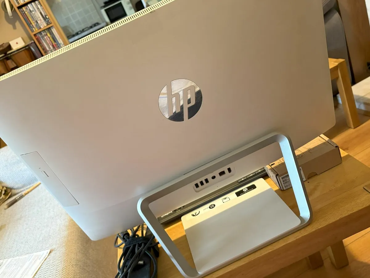 Computer (and Printer free) - Image 1