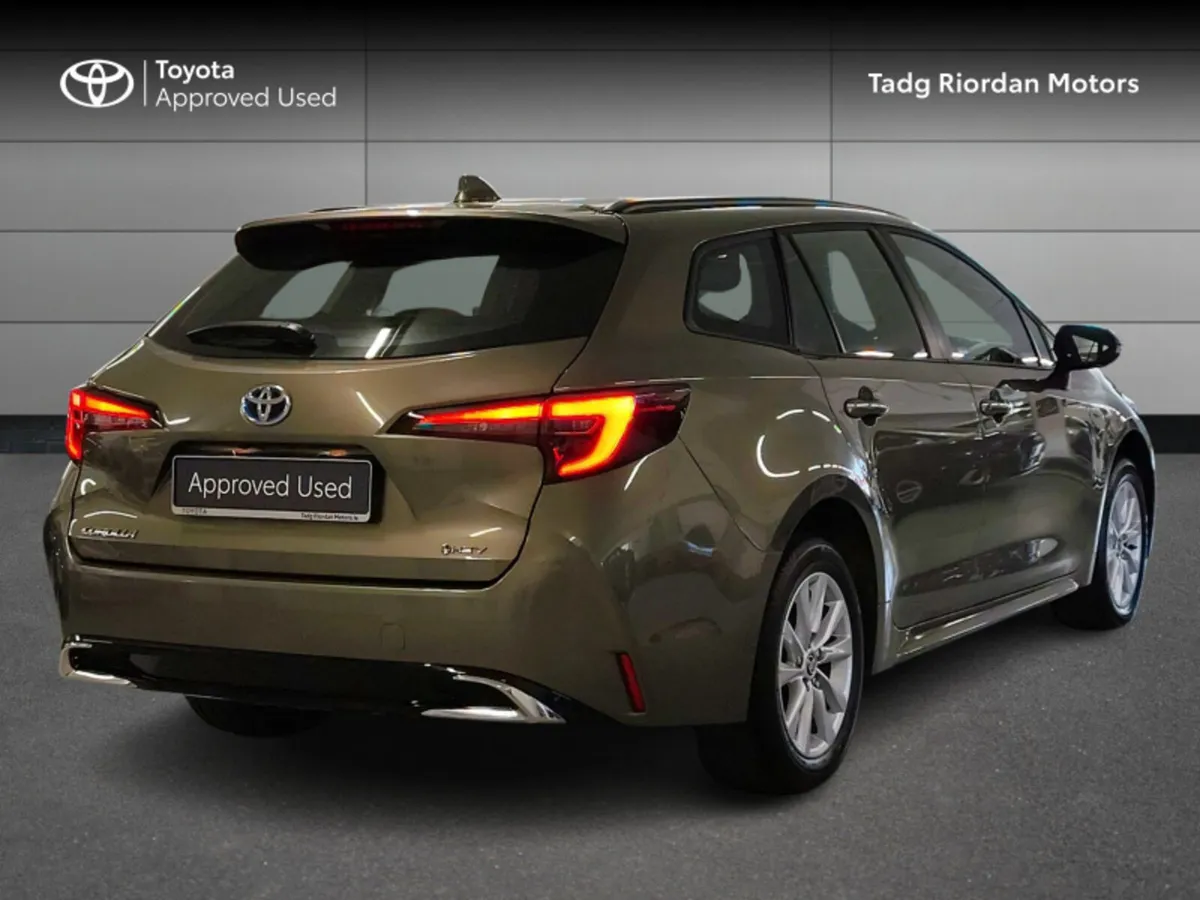 Toyota Corolla HYB LUNA T/S - Image 2