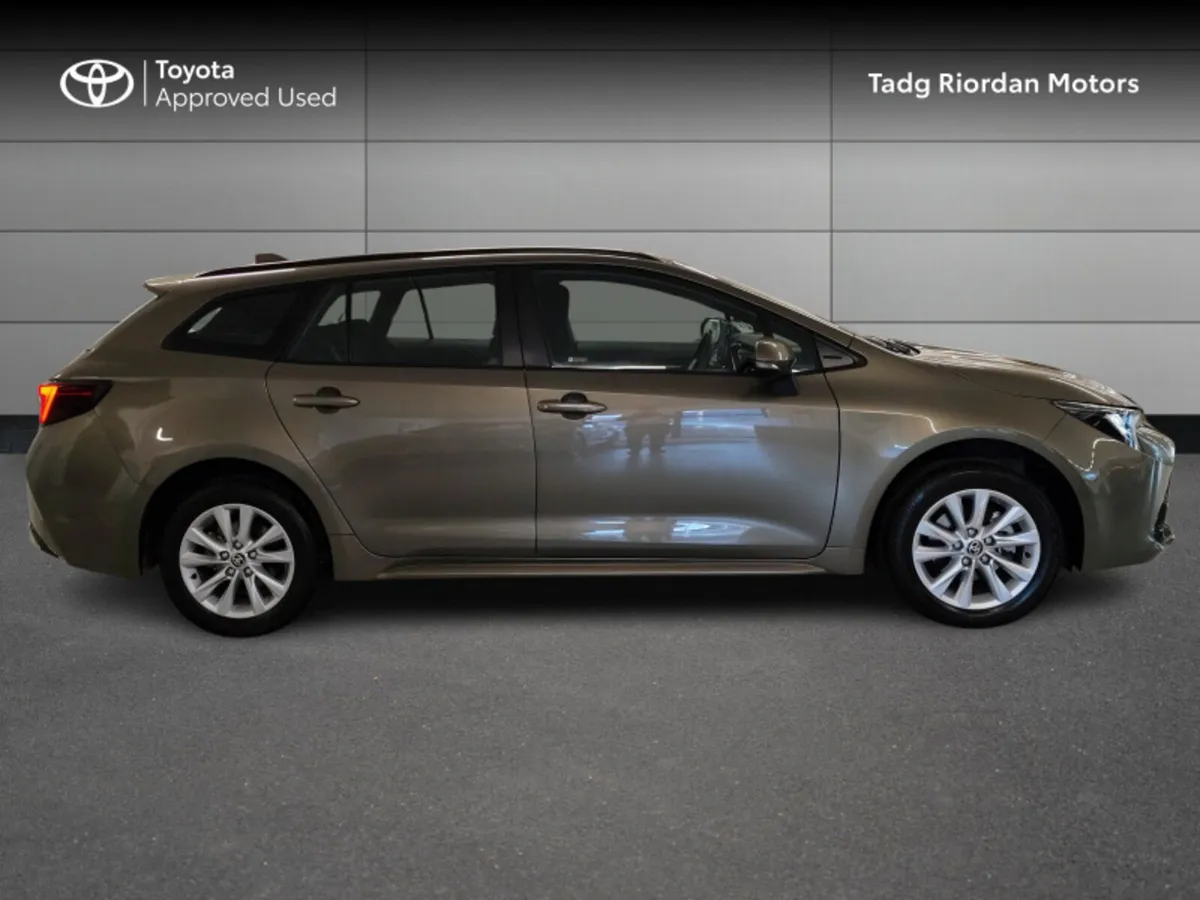 Toyota Corolla HYB LUNA T/S - Image 3