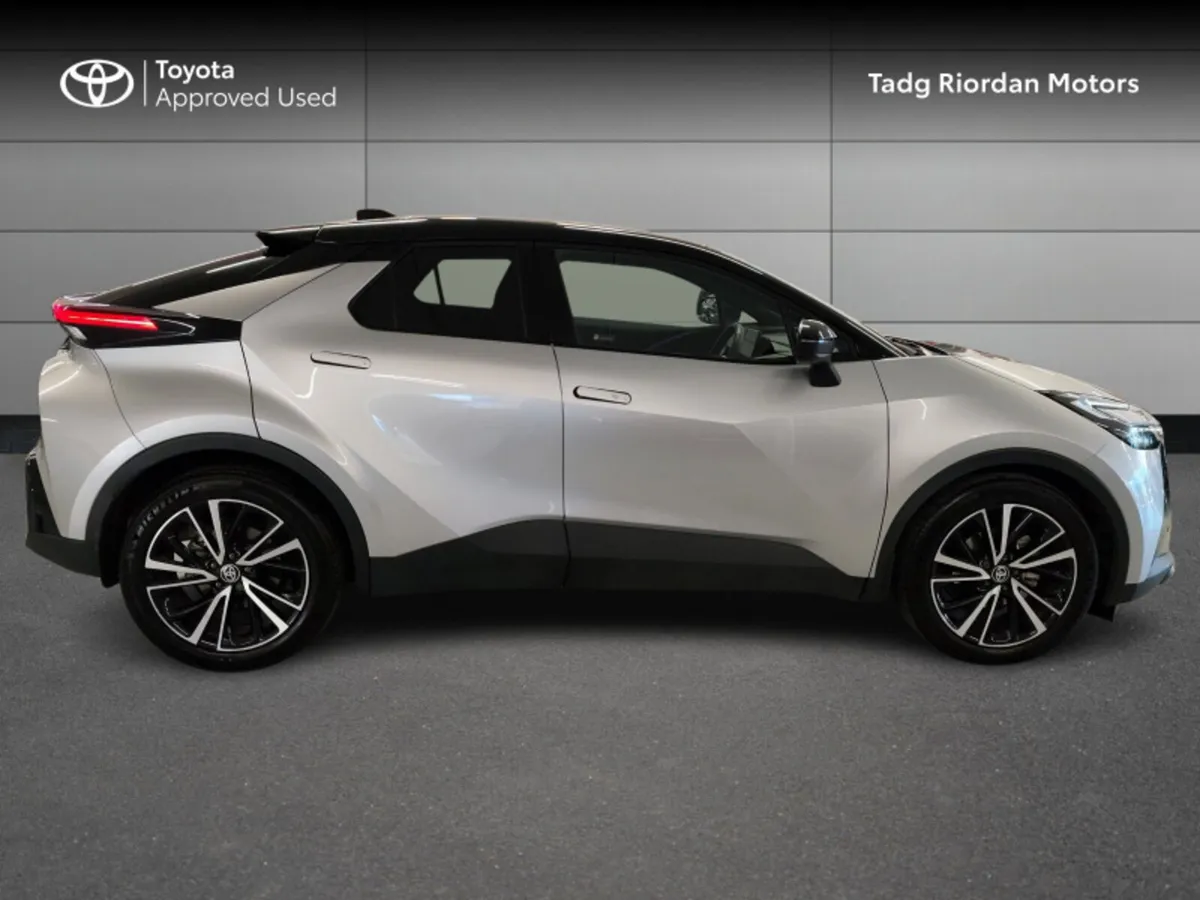 Toyota C-HR HYBRID SOL - Image 3