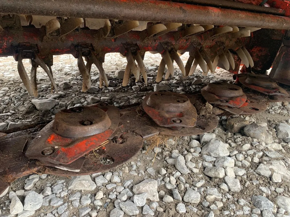 KUHN 243 MOUNTED 8' MO/CO - Image 3