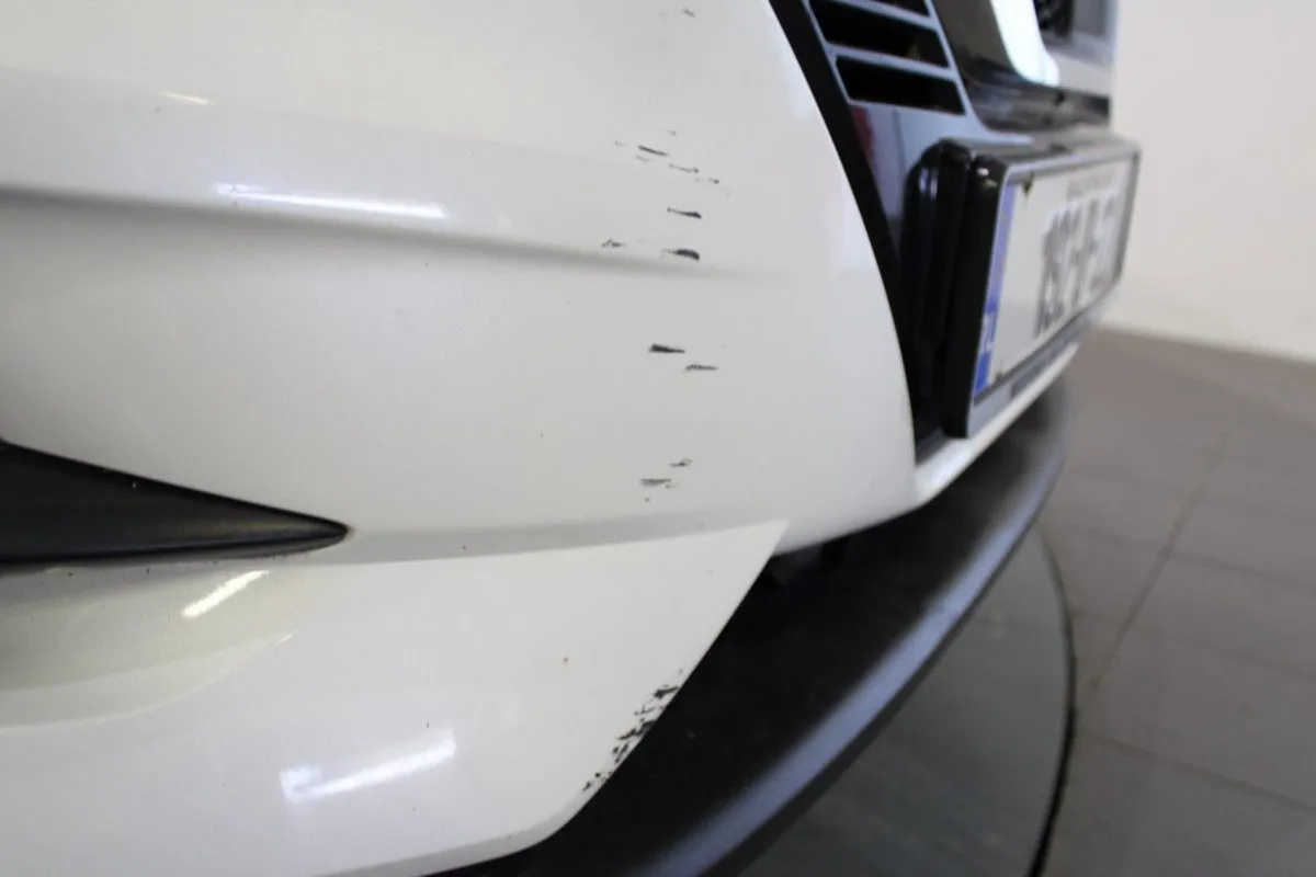 Nissan QASHQAI 1.3 SV 4DR - Image 3
