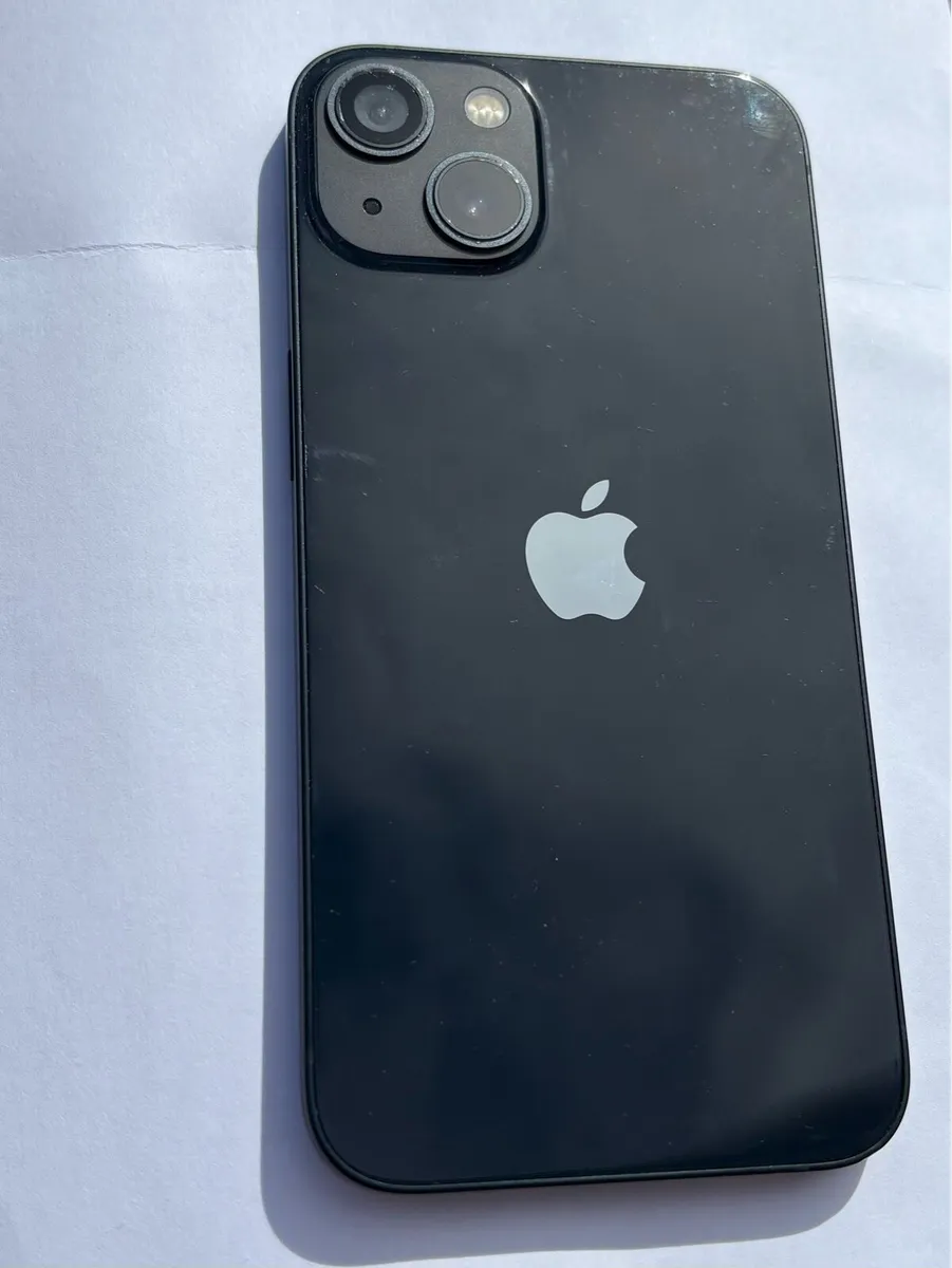 iPhone 13 - Image 4