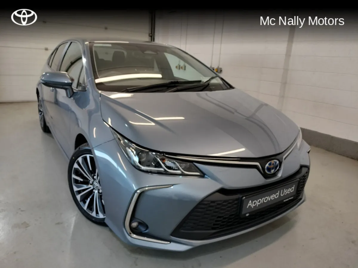 Toyota Corolla HYBRID LUNA SPORT SALOON - Image 1