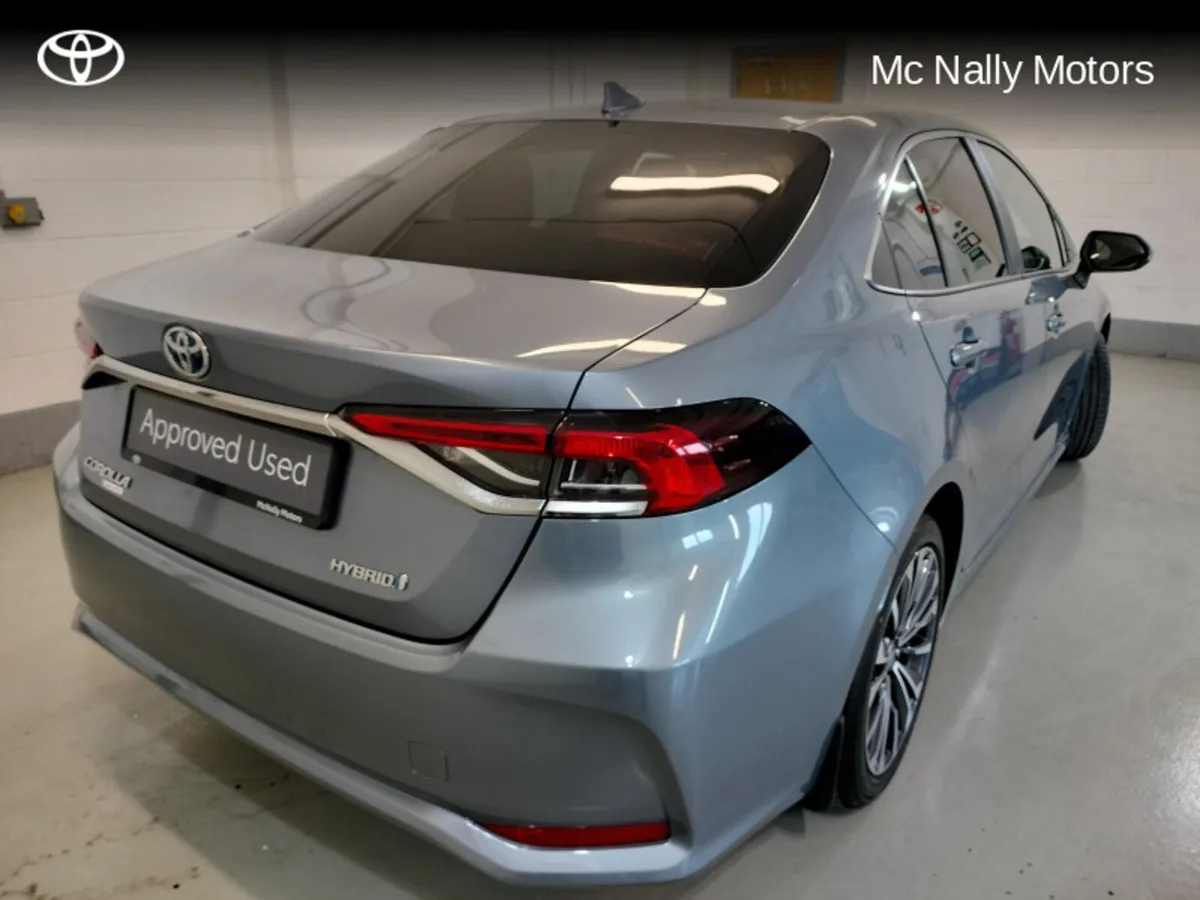 Toyota Corolla HYBRID LUNA SPORT SALOON - Image 3