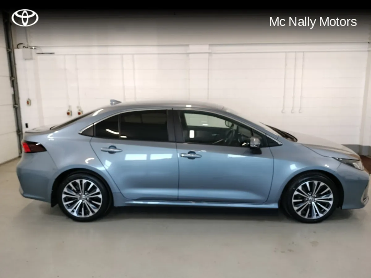 Toyota Corolla HYBRID LUNA SPORT SALOON - Image 4