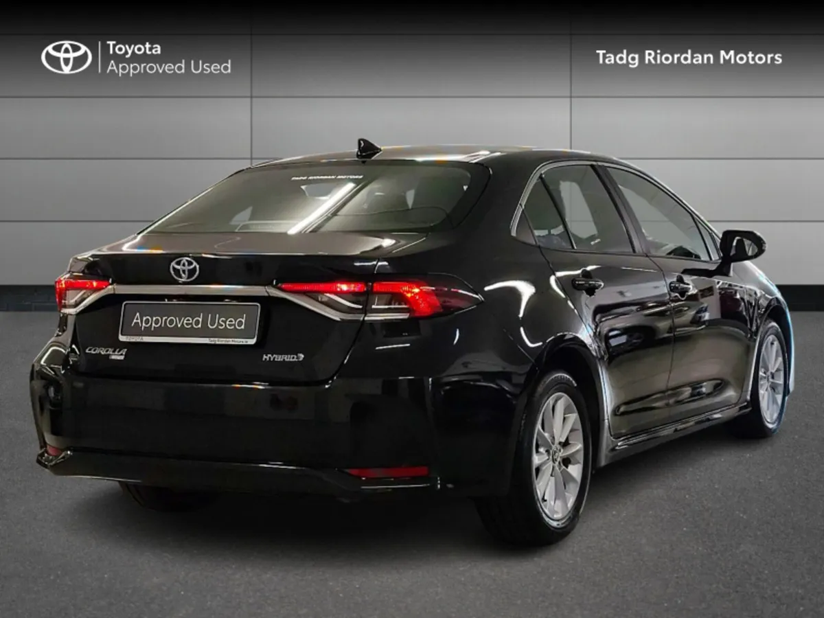 Toyota Corolla HYBRID LUNA - Image 2