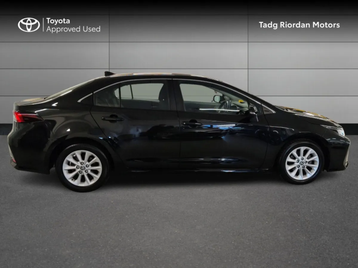 Toyota Corolla HYBRID LUNA - Image 3