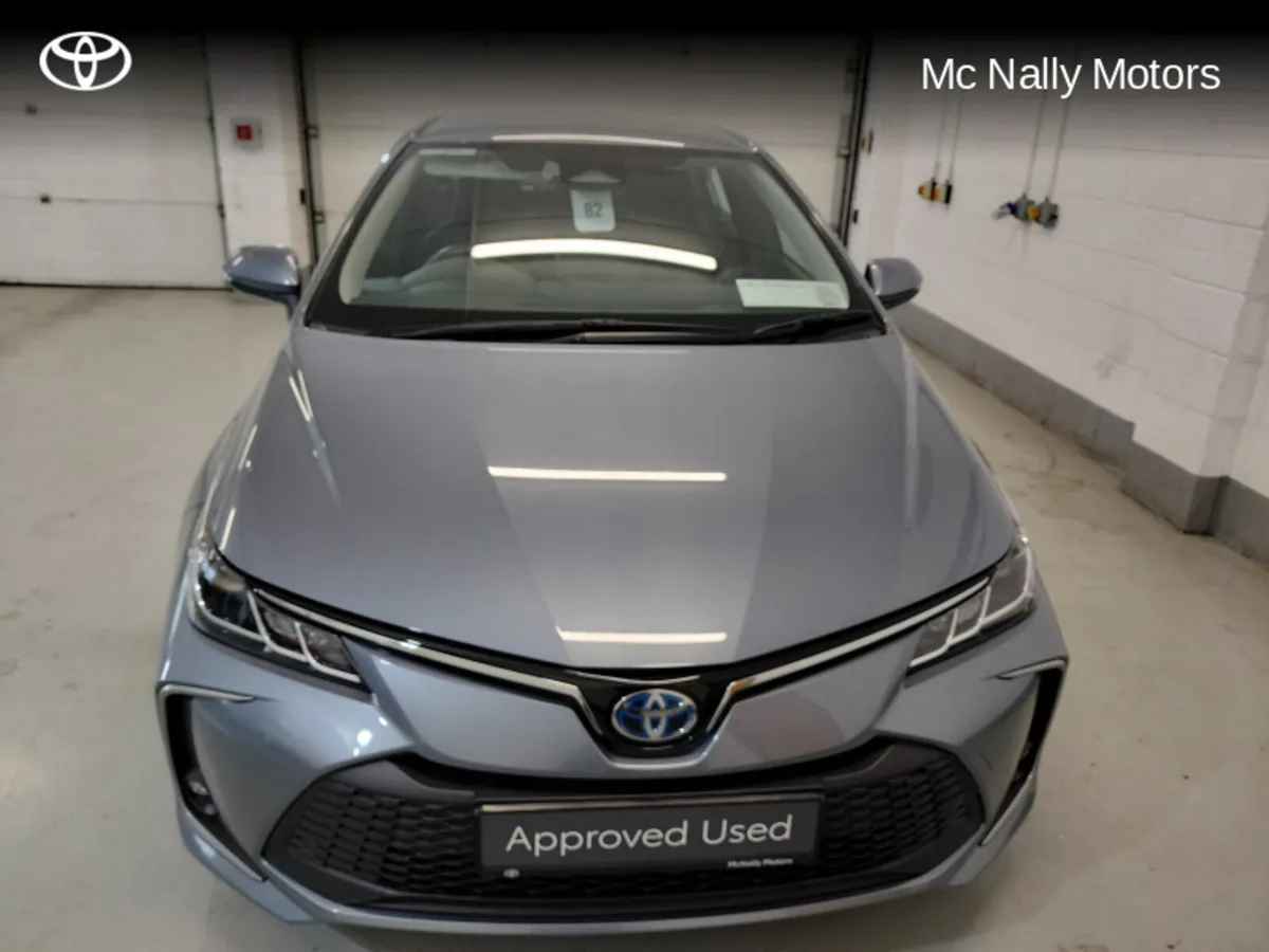 Toyota Corolla LUNA SALOON HYBRID - Image 4