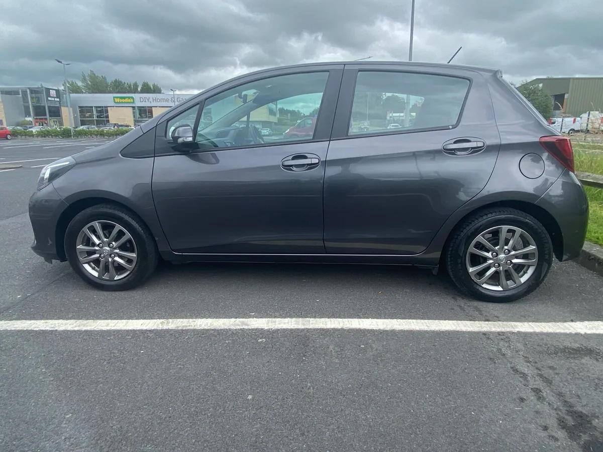 Toyota Yaris, Low Mileage, - Image 3
