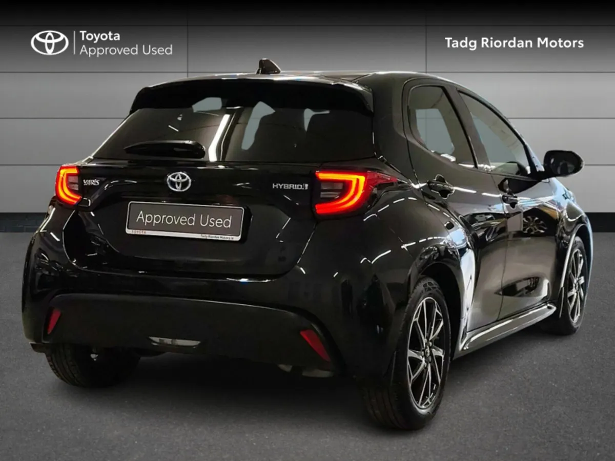 Toyota Yaris HYB L/SPORT MONO - Image 2