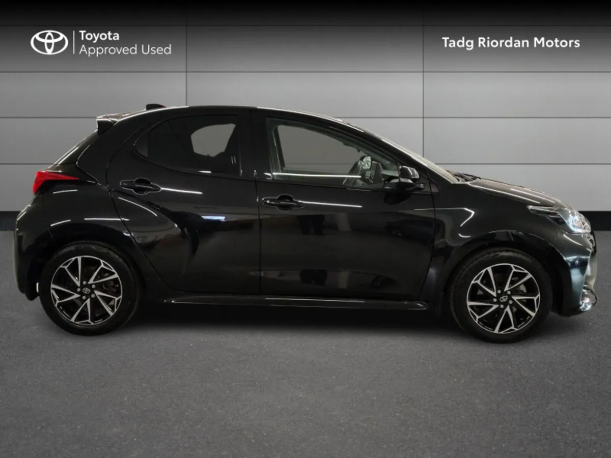 Toyota Yaris HYB L/SPORT MONO - Image 3