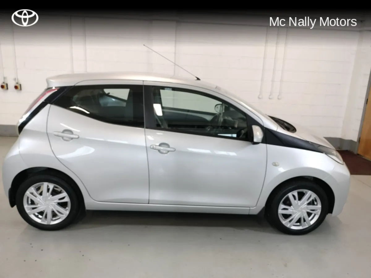 Toyota Aygo 1.0 5DR X-PLAY LOW KMS IRISH CAR - Image 4