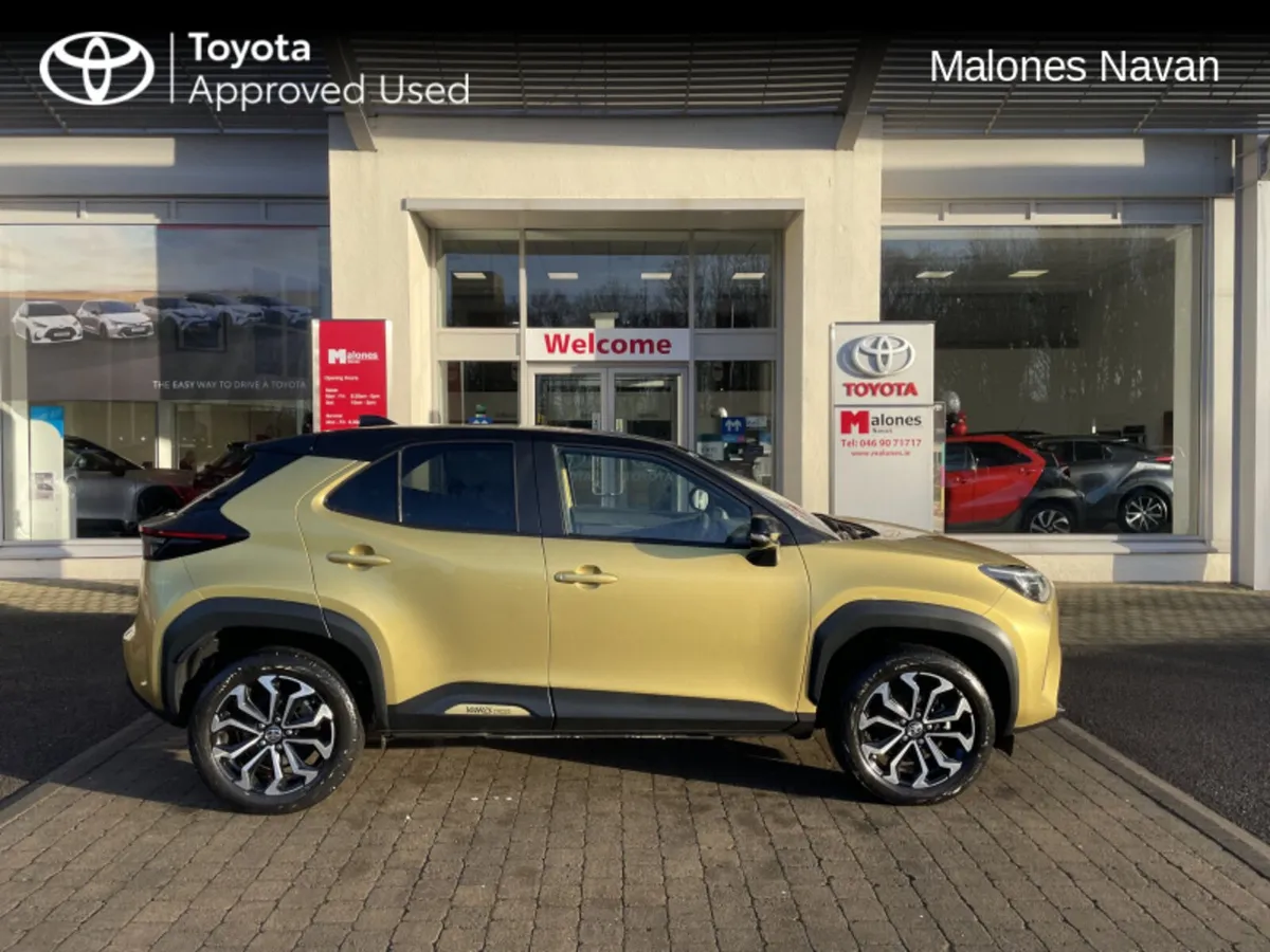 Toyota Yaris CROSS LUNA SPORT 4DR AUTO - Image 3