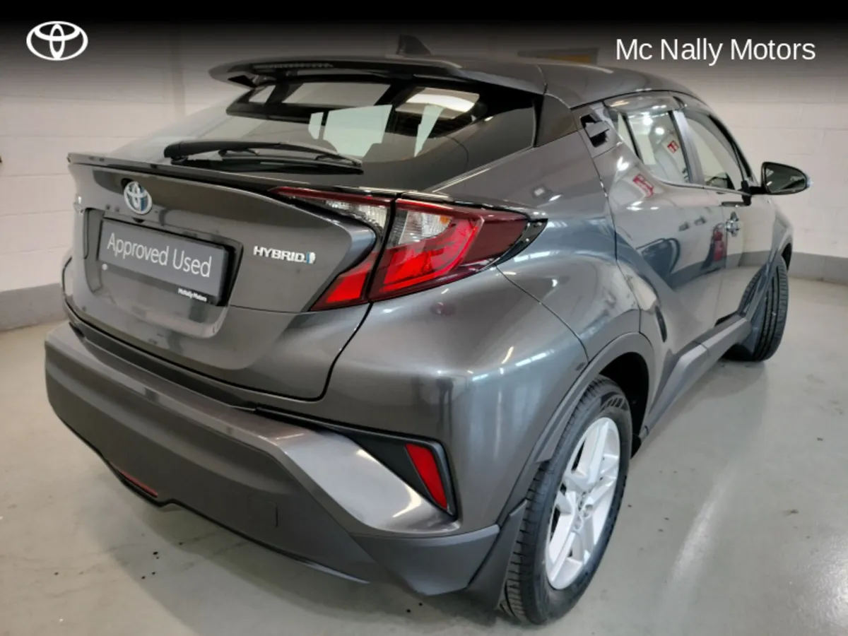 Toyota C-HR 1.8 HYBRID LUNA 4DR AUTO - Image 3
