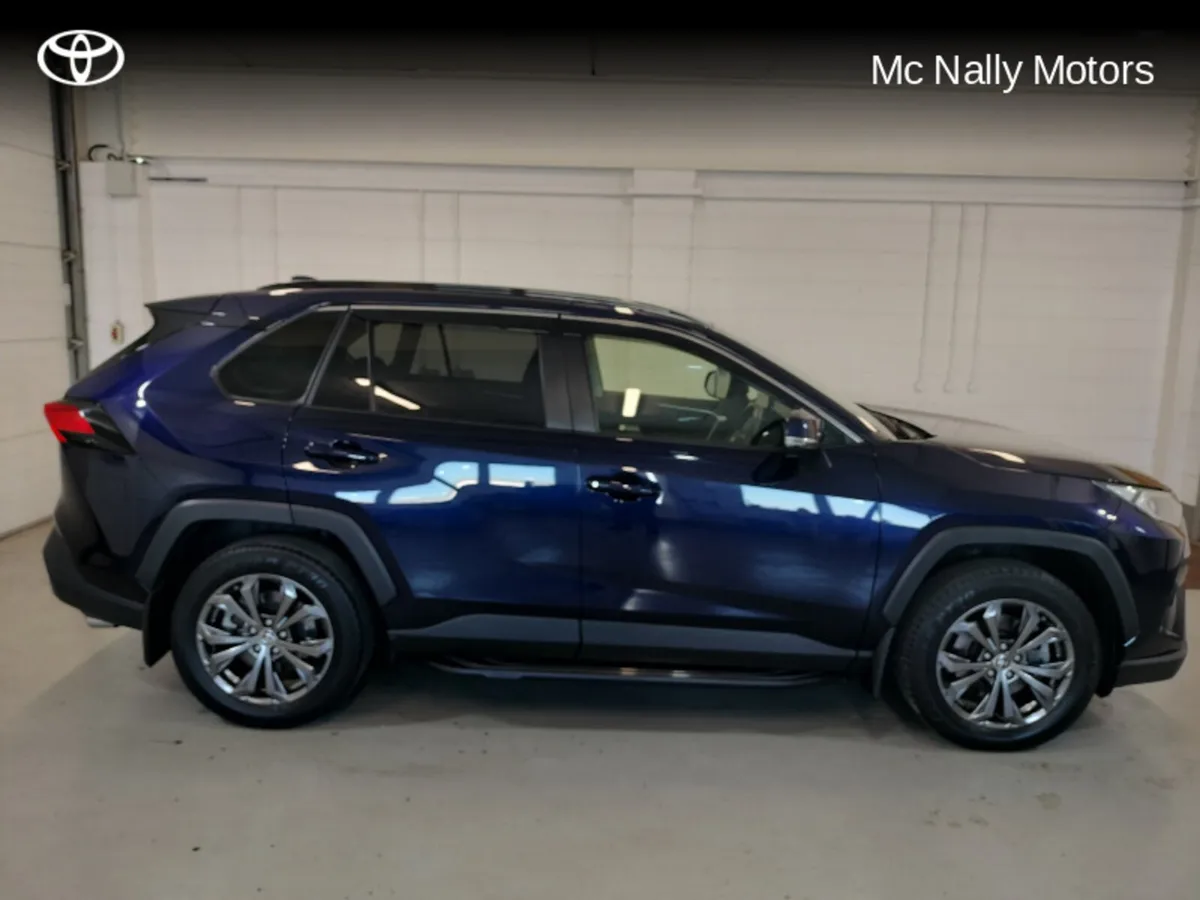 Toyota RAV4 HYBRID SOL INCL SIDE STEPS AND FREE SE - Image 4